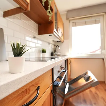 Apartment Mmrent Two-story